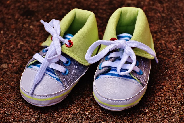 "For sale: baby shoes, never worn." – Six words, plenty of punch.