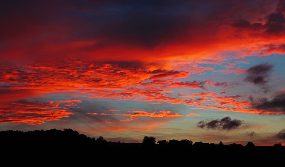 'What's that gloaming noise?' 'Just the sun setting. Nothing to worry about.'